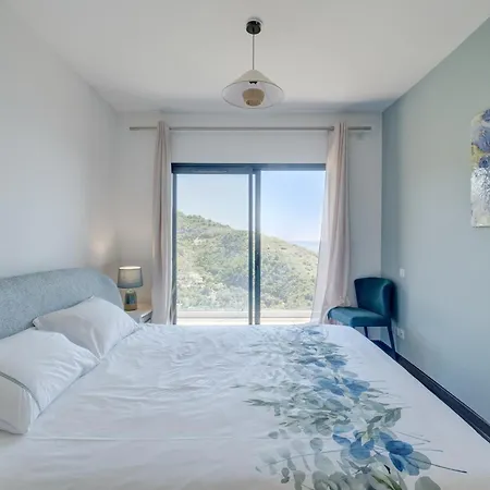 Divino Luxe